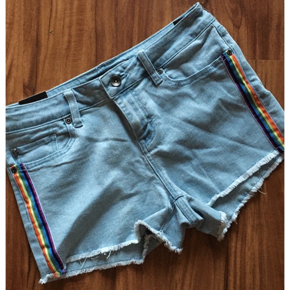 🌈 rainbow stripe cutoffs - Picture 3 of 3